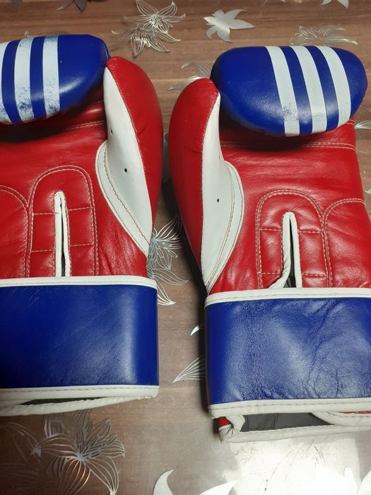Боксови  ръкавици ADIDAS