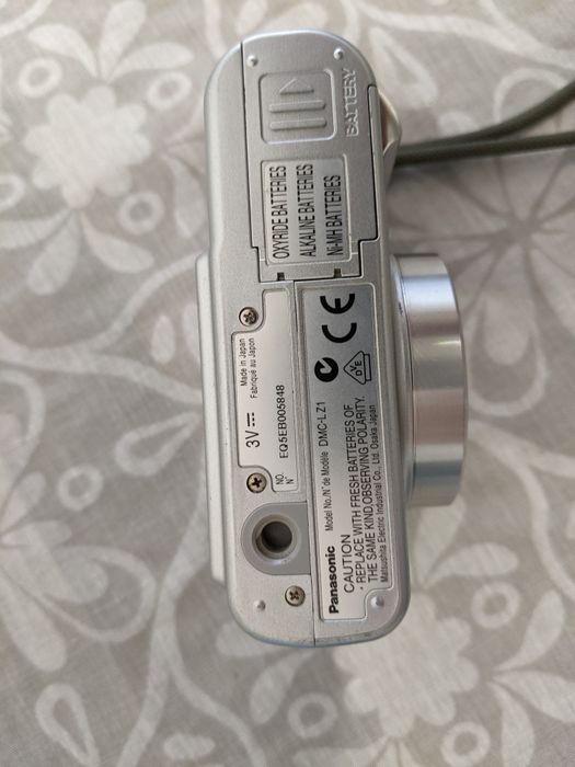 Panasonic Lumix DMC-LZ1 6x zoom optic rezoluție 4 megapixeli