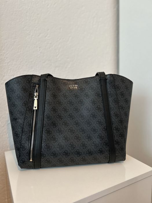 Дамска чанта Guess