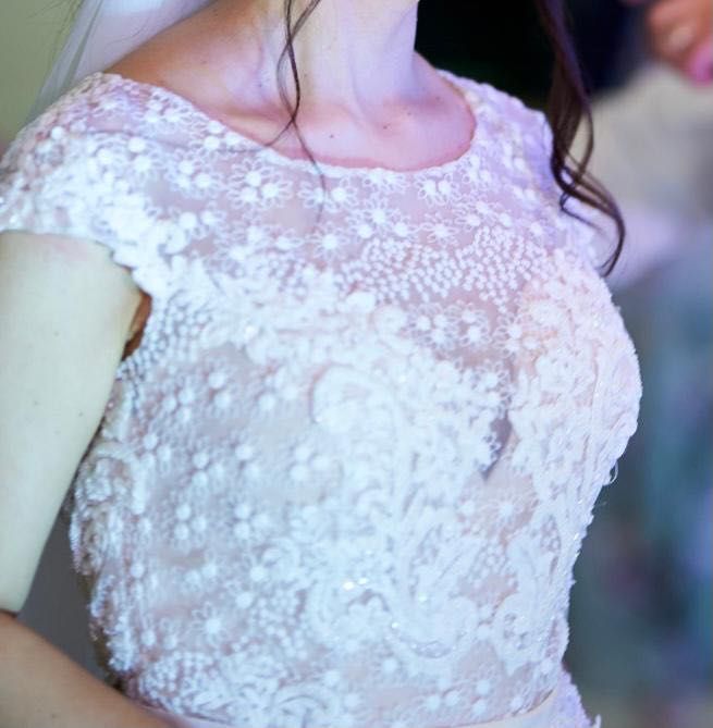 Rochie de mireasa și accesorii disponibile la cerere