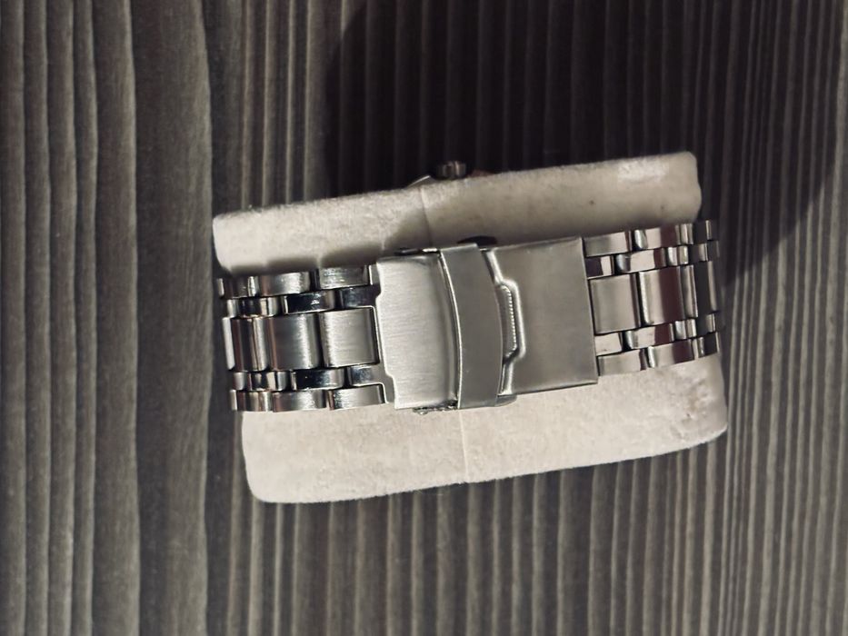 Продам наручные часы мужской