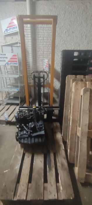 Стакер механичен 1тон