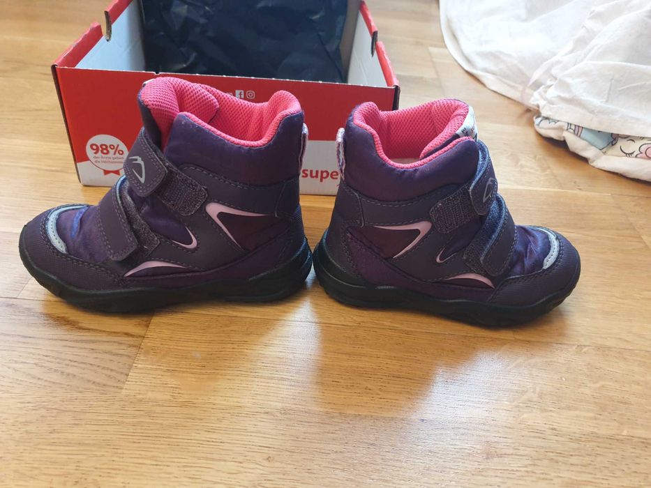 Vand GHETE/CIZME Zapada Super Fit  mar 24 stare f buna Pret 100ei