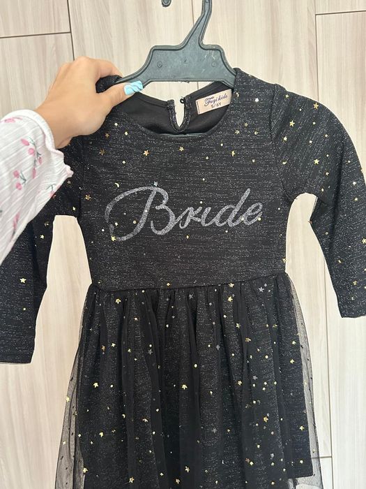 Платье б/у на 2-3 года