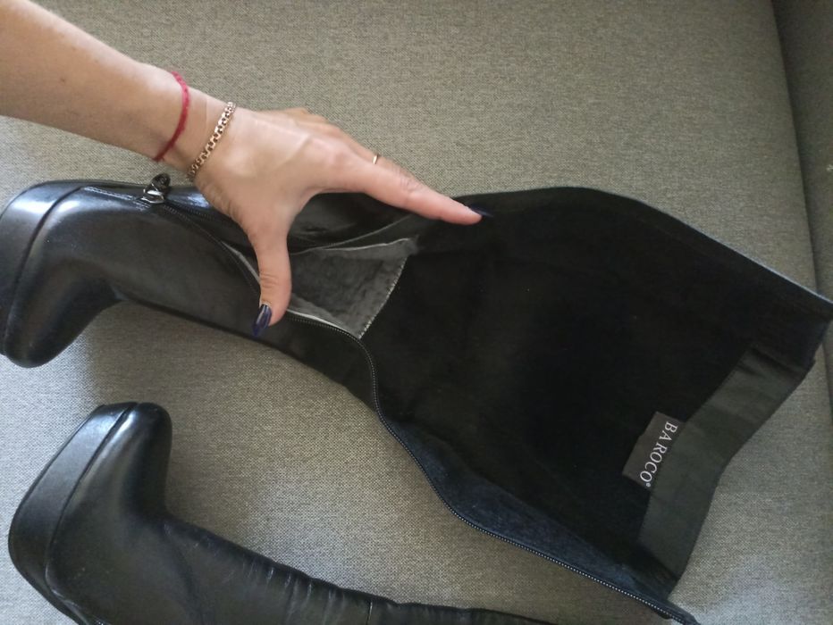 Продам новые сапоги Basconi