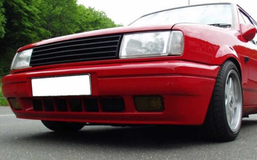 Решетка VW POLO 2 Поло 1990-1994 без емблема спортна тунинг черна