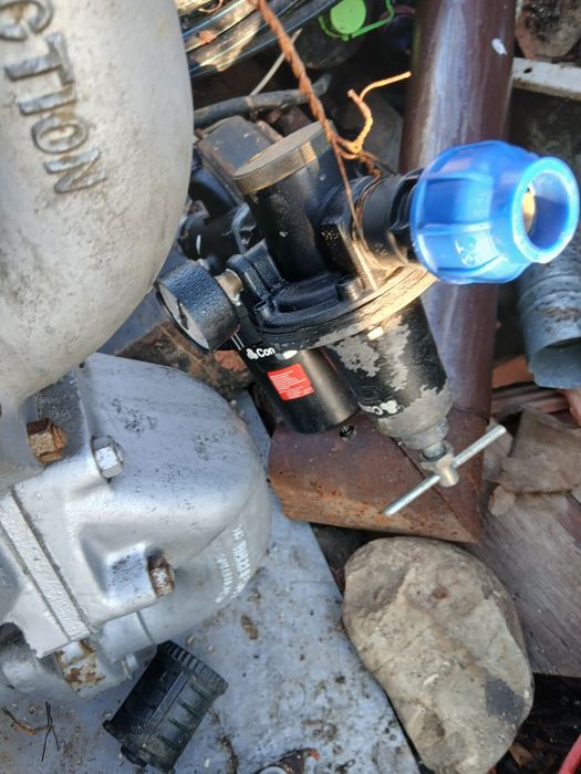 Pompa cu membrane actionata pneumatic