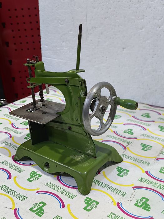 Стара Българска играчка Шевна машина