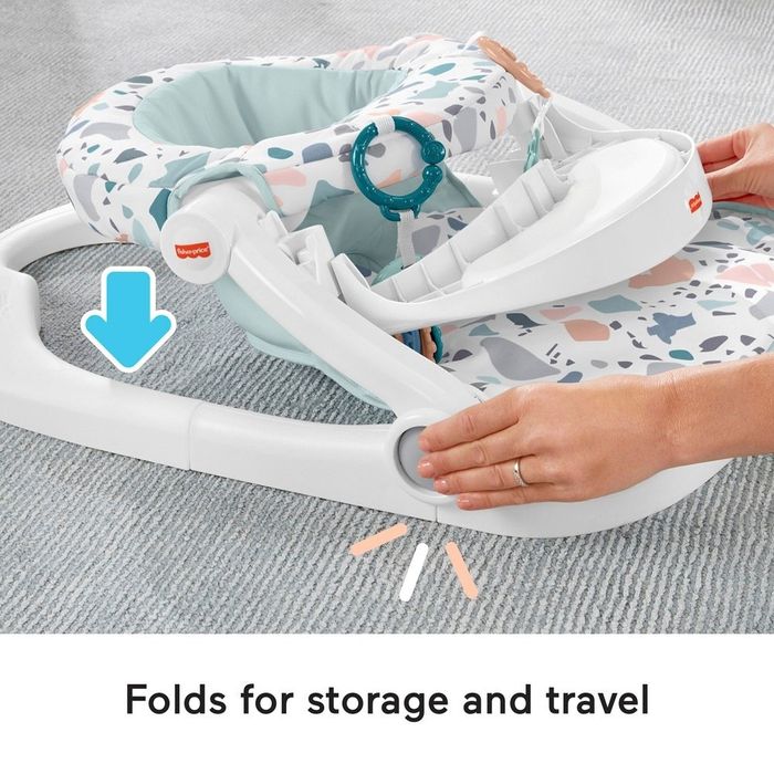 Стульчик для кормления и игры.