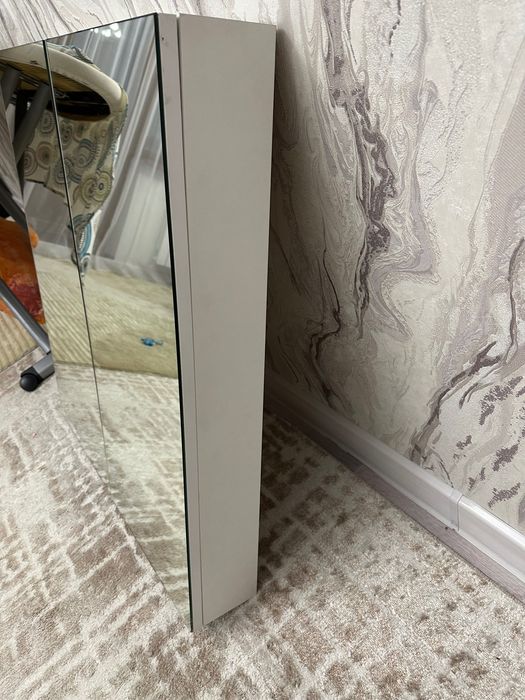 шкаф с зеркалом в ванную