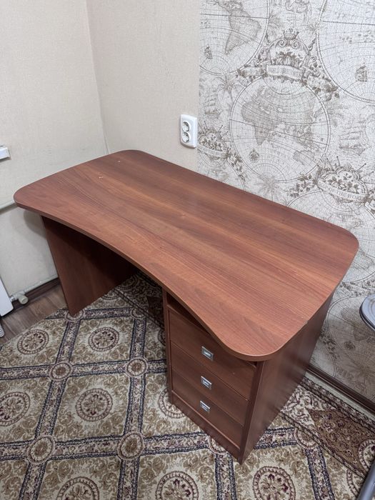 Продам письменный стол