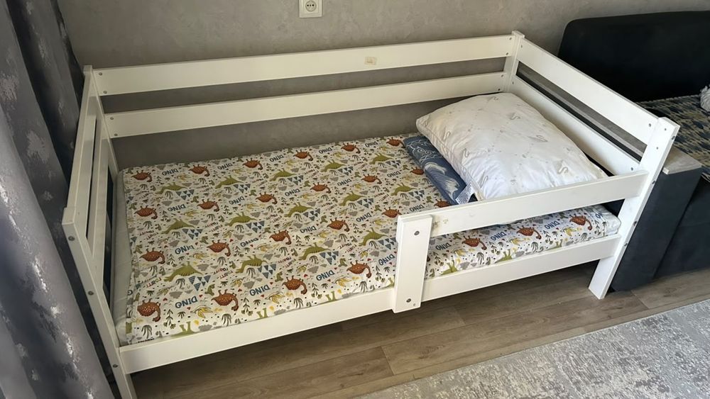 Продам детскую кровать,