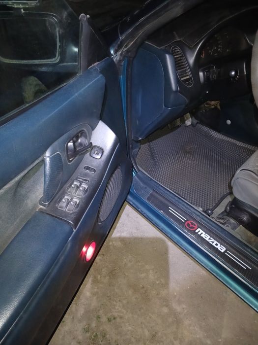 Продам мазду 323 срочно