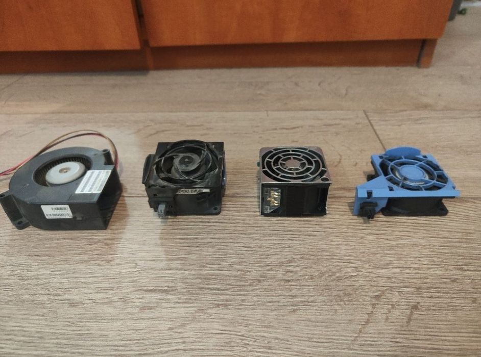 Vând ventilatoare server