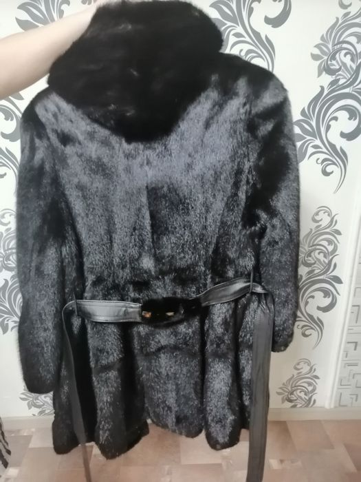 Продам шубу норковую.