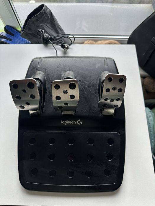 игровой руль Logitech g29 и педали logitech