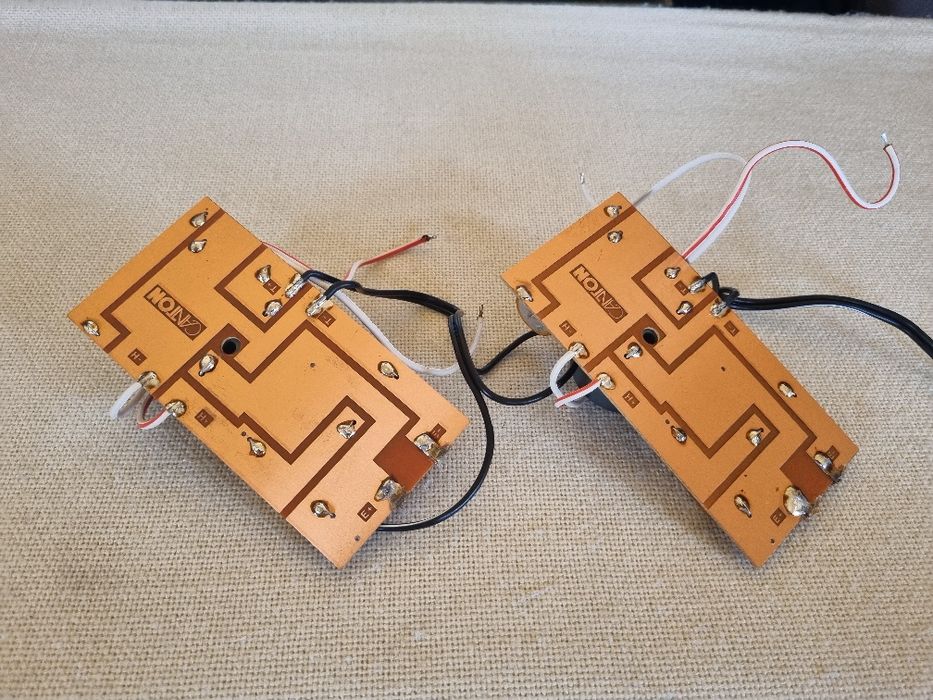 Set Filtre Boxe Canton. 40/70 watts, 4 ohms. Impecabile.