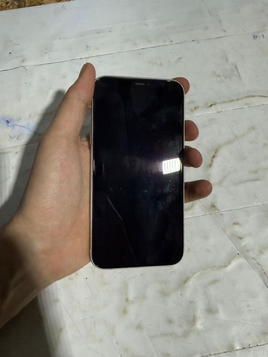 Iphone 11 белый.