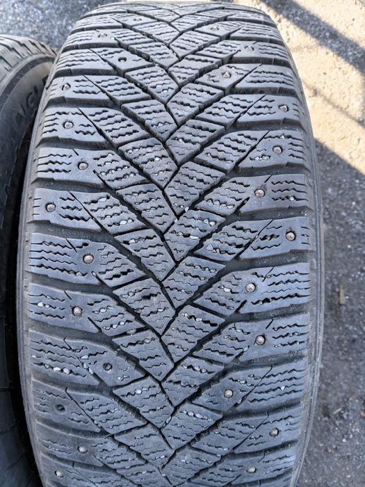 Продам шины в комплекте с дисками 225/60/17r, (Triangle).