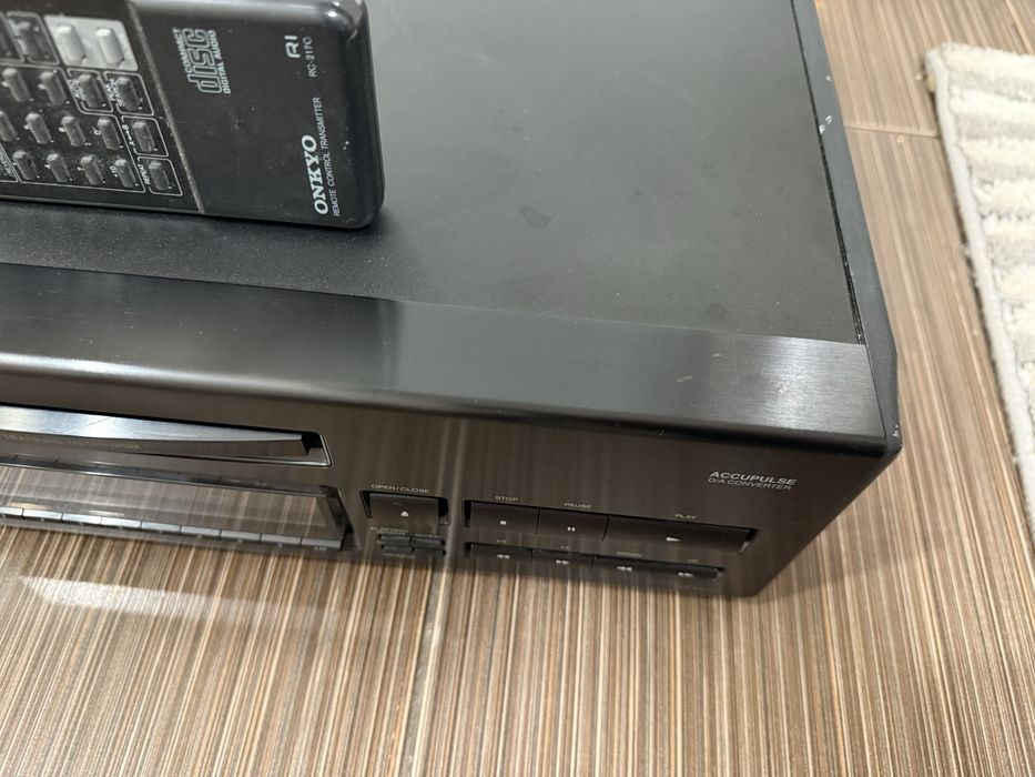 Onkyo DX-6850 Качествен Player