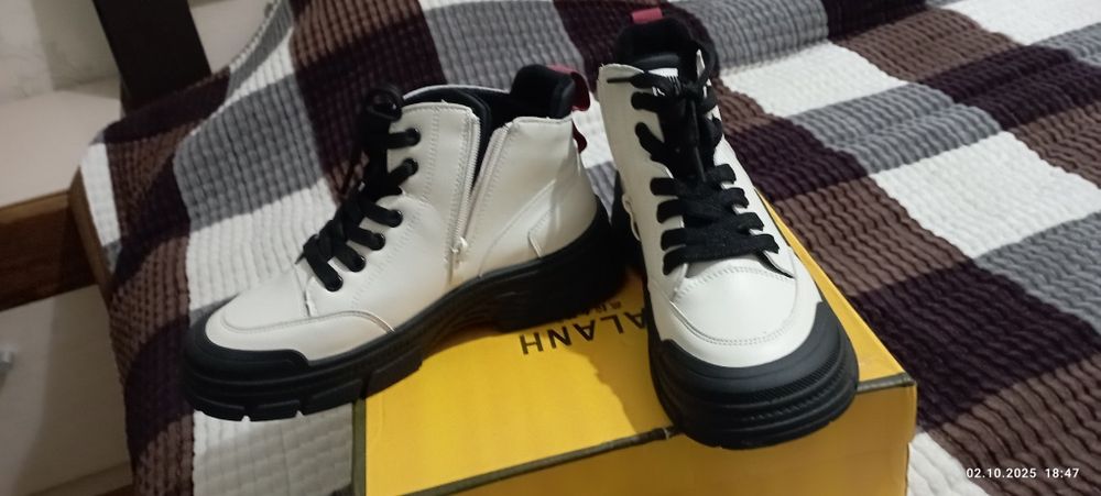 Утепленные ботинки