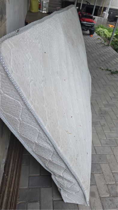 Продам матрас 140/200