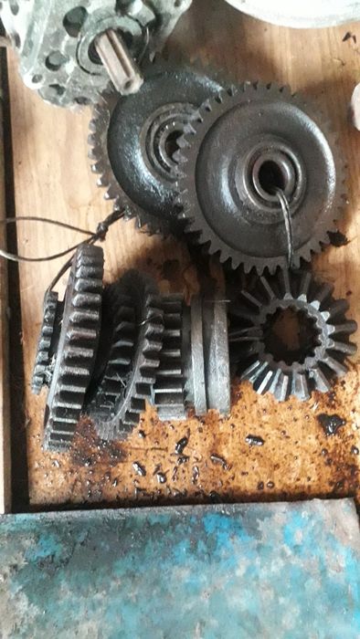 Продам запчасти на Т-40  всё что на фото