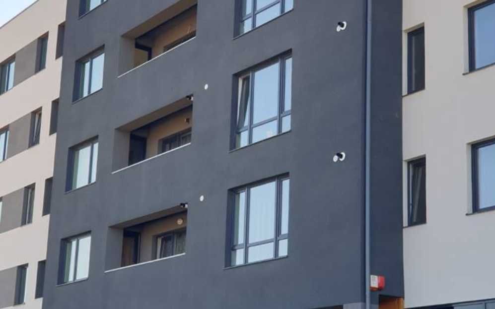 Persoana Fizica vand apartament 2 camere NOU ,finisat, nemobilat ,lift (etaj3),parcare