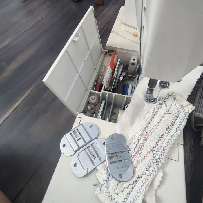 За Майстори Singer  и Eva super