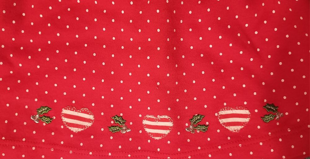 Две коледни роклички различни размери