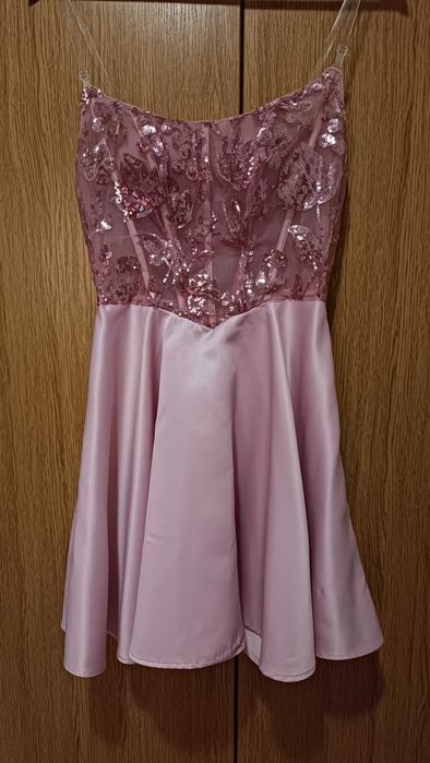 Елегантна рокля в розово