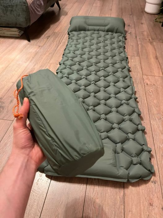 Saltea de camping inflatabilă cu pompă integrată și pernă, verde militar, nouă, drumeții / cort