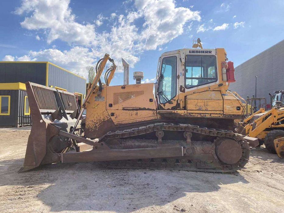 Булдозер ПОД НАЕМ Варна от 20 и 23 тона