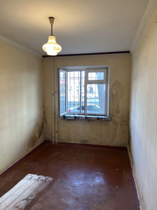 Вокзалда бозорни тугрисида 2 хоналик под бизнес квартира сотаман