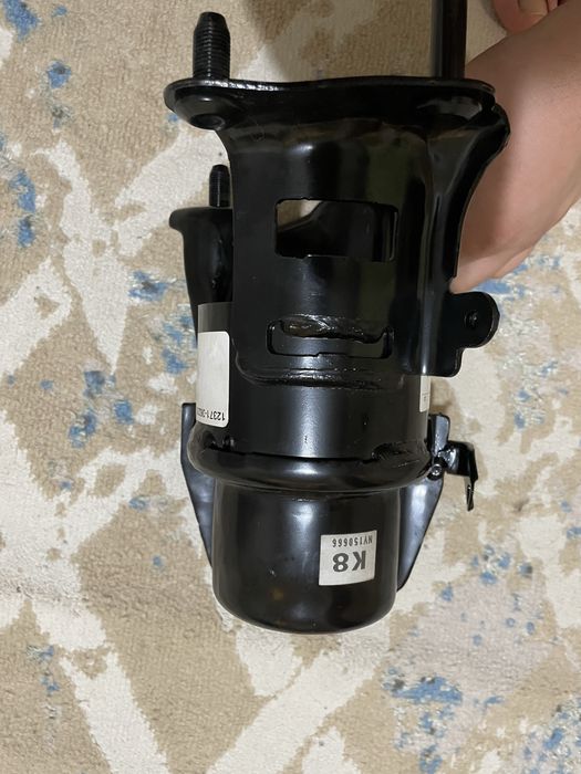 Опора двигателя камри 70-75 НОВАЯ