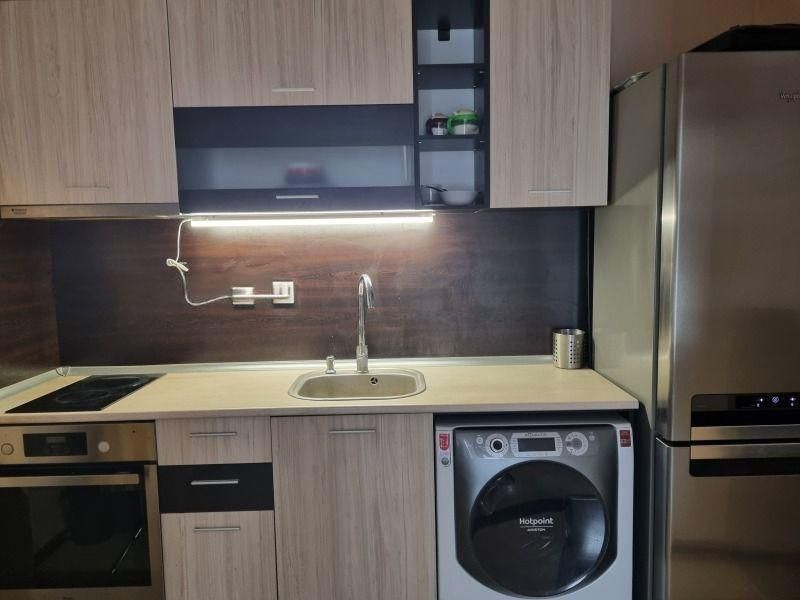 Дава се под наем Тристаен апартамент в София, Младост 4 - 84 кв.м за 746.64 € - Снимка #1