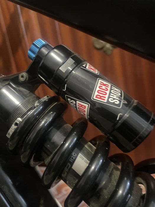 Vând shock rockshox vivid