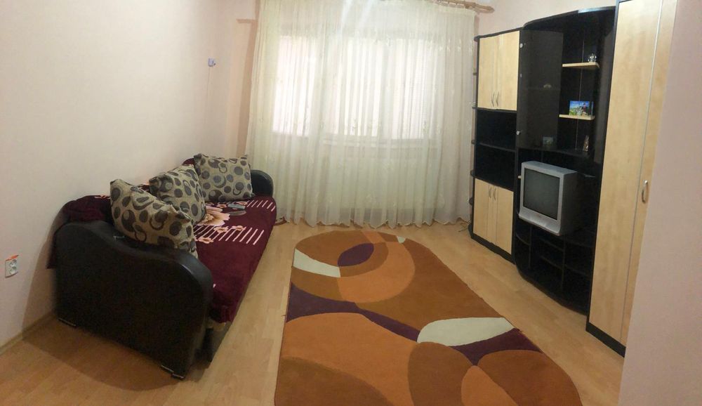 Închiriez apartament