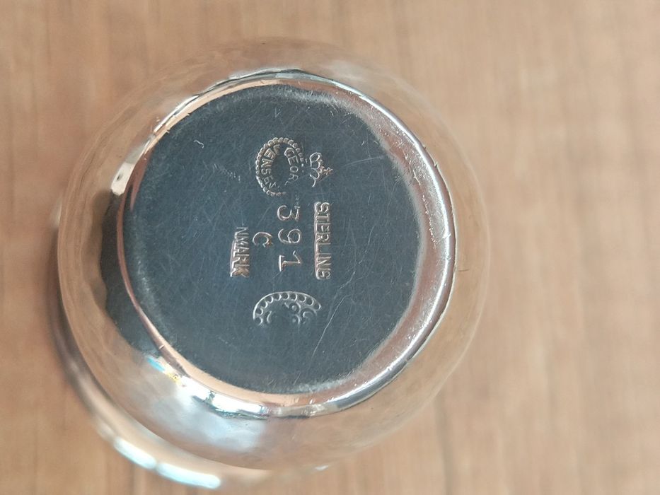 Продавам антикварна сребърна чаша с износен ефект Дания 1923 г Уникат