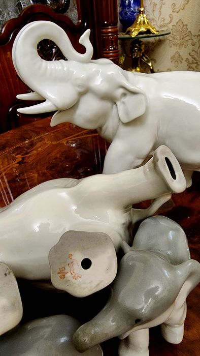 Фарфоровые слоны. Антиквариат. ЛФЗ. Дёшево !
