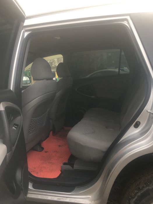 Toyota RAV 4 2006 год