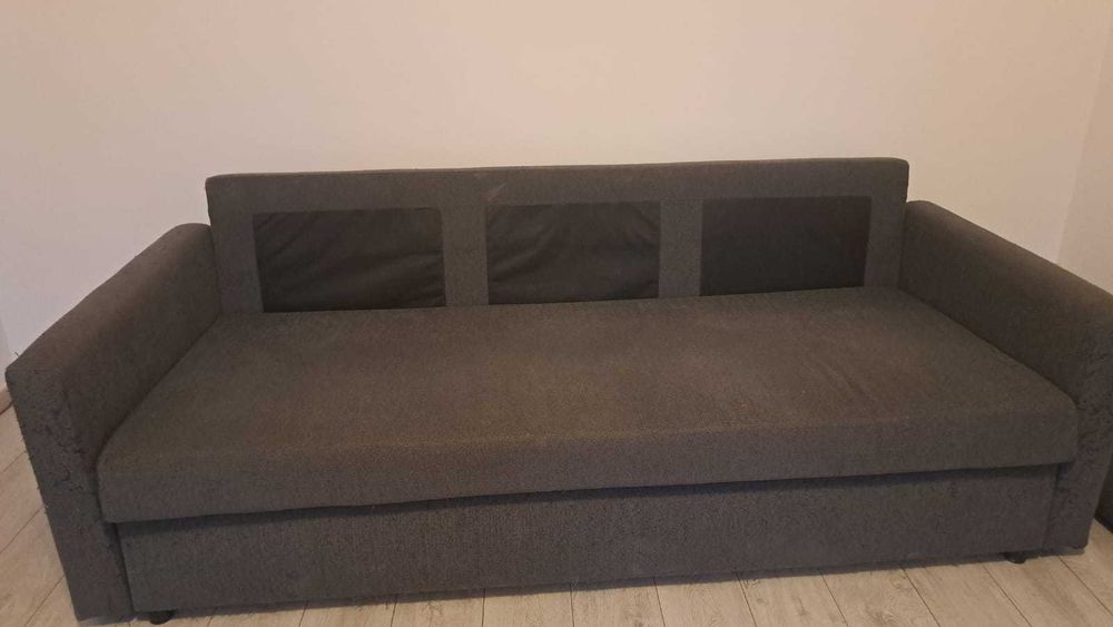 Canapea extensibila 3 locuri, cu lada de depozitare, utilizata, stare buna