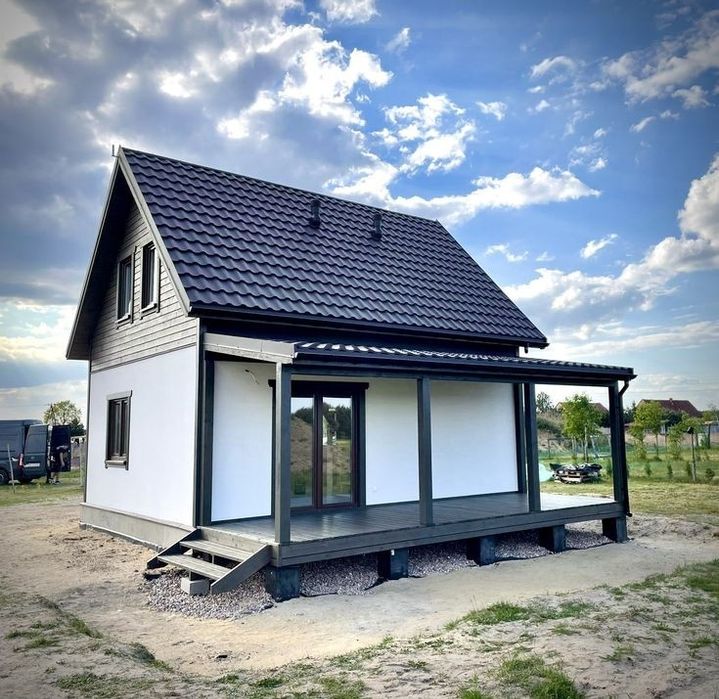 Vând case pe structura metalica modulare