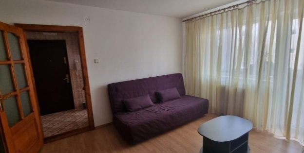 Închiriez apartament 2camere  bucătărie separata  baie sibalcon