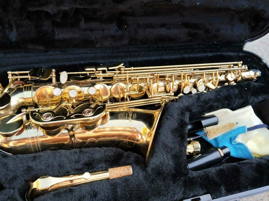 Saxafon de vanzare