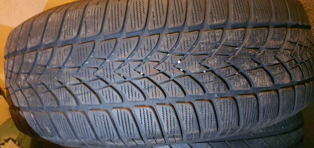 Гуми 4бр 235/65/17 - 1бр  55лв