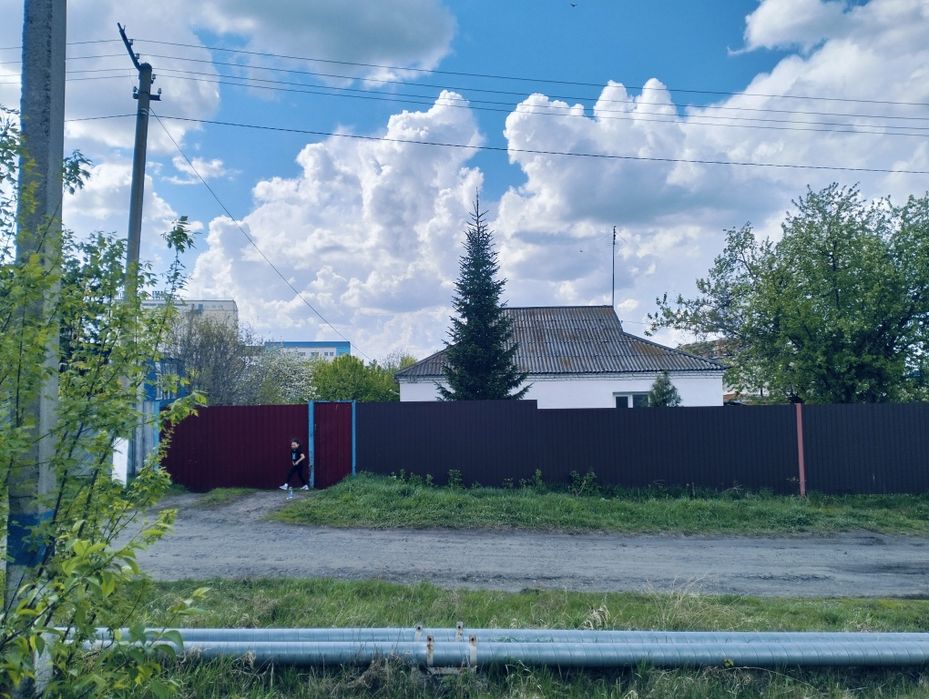 Продается трехкомнатный дом.