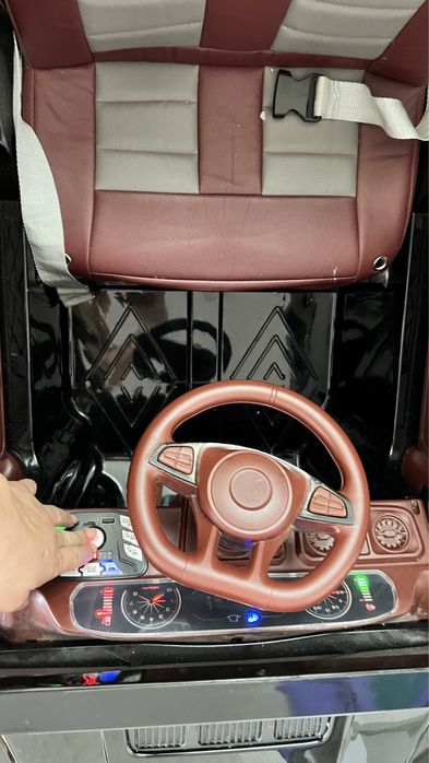 Продам машину детскую