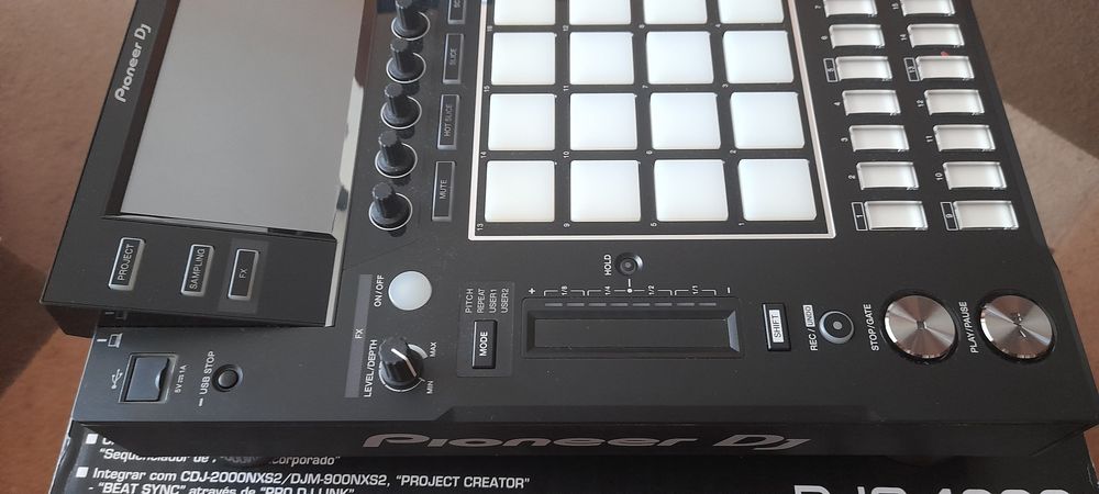Pioneer Djs1000 Sampler ( nu Roland, Korg, yamaha )