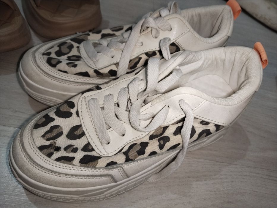 Крассовки новые р 35.36